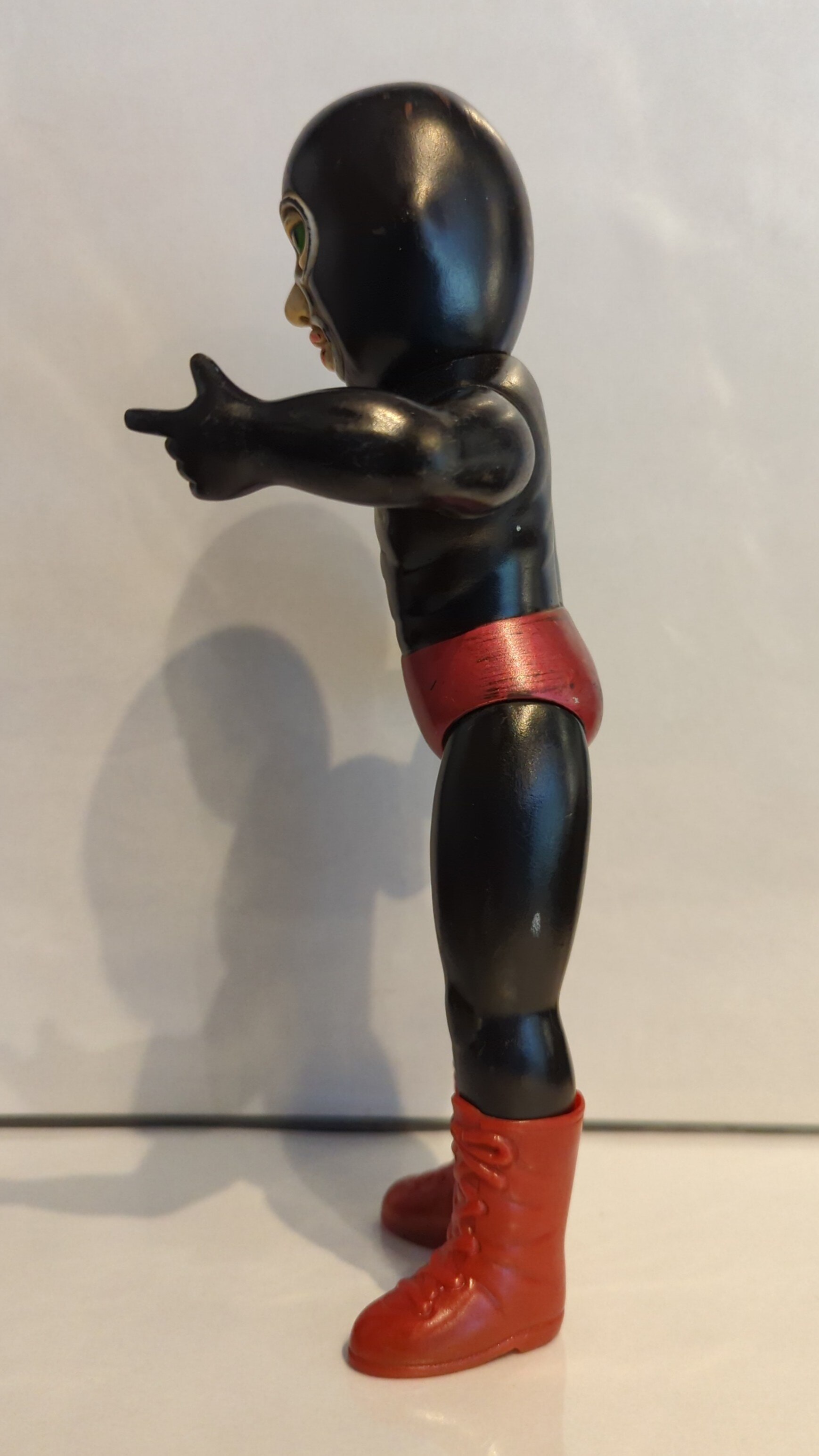 上品コーデはコレで安心！ 中嶋製作所 青色 ブラック・バイソン タイガーマスクSTソフビ 特撮