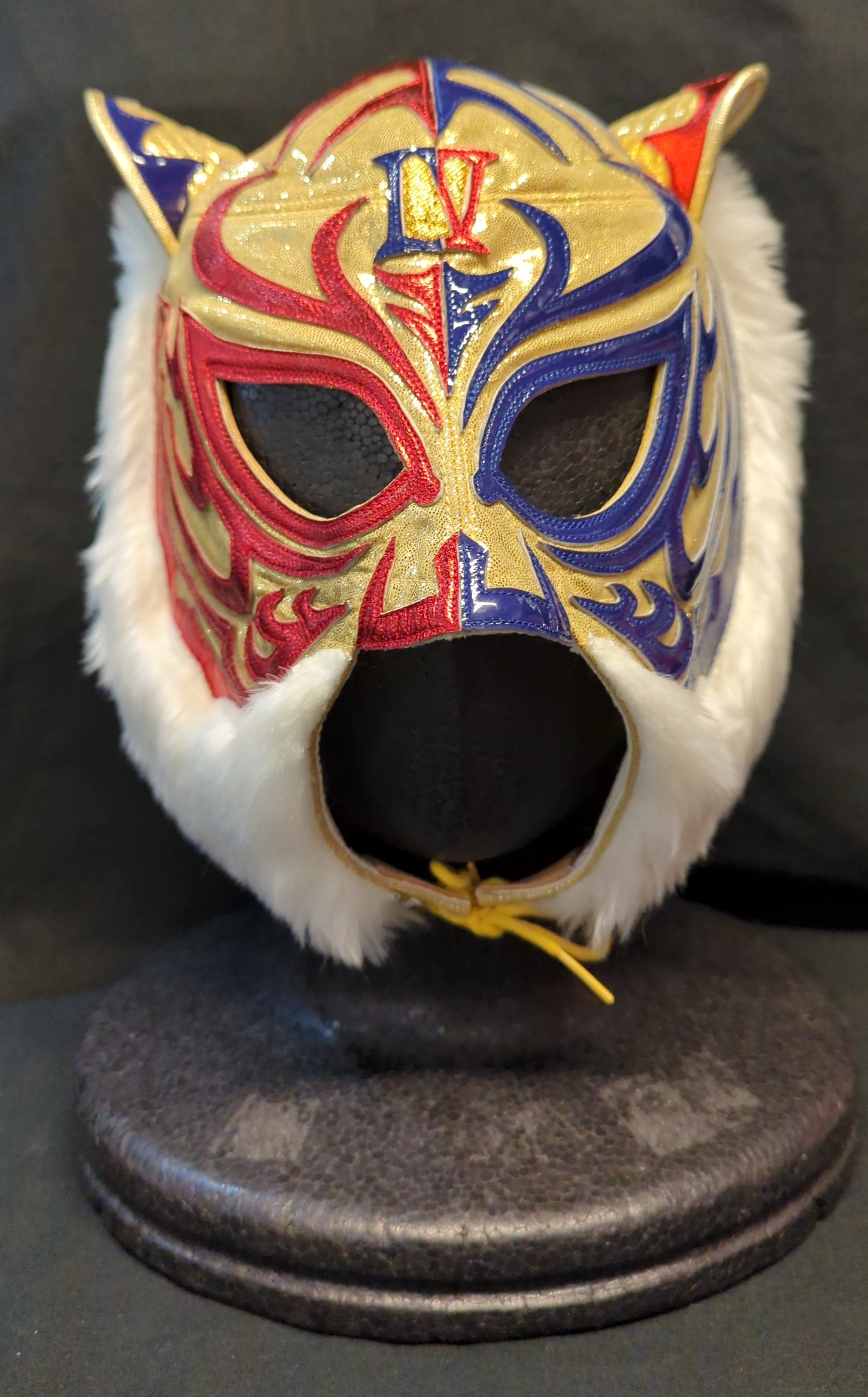 ＹＮ製 ４代目タイガーマスク『全日本プロレス50周年記念大会世界ジュニア戦使用』 スポーツ選手