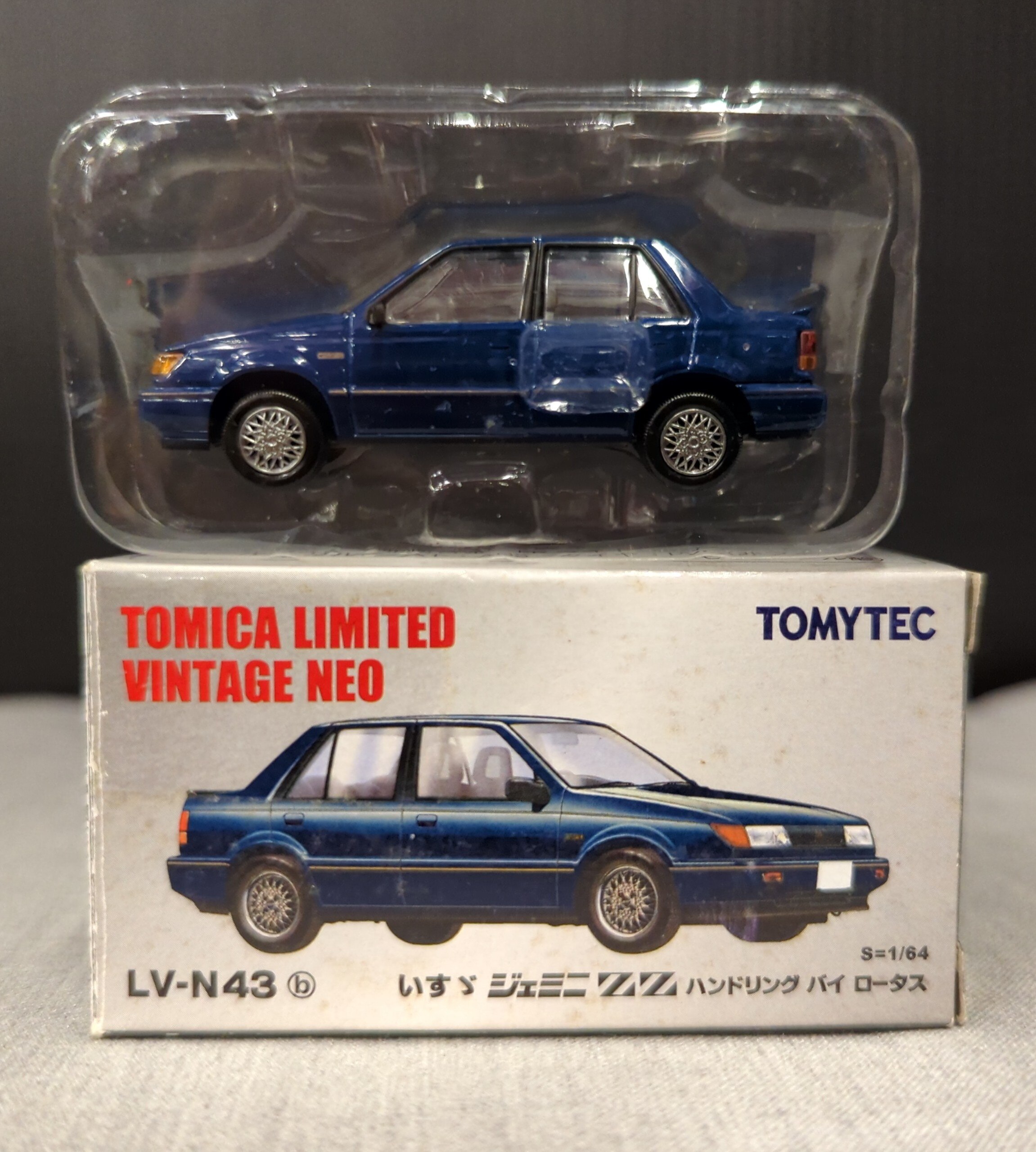 TOMICA LIMITED VINTAGE NEO いすゞジェミニ（訳あり）