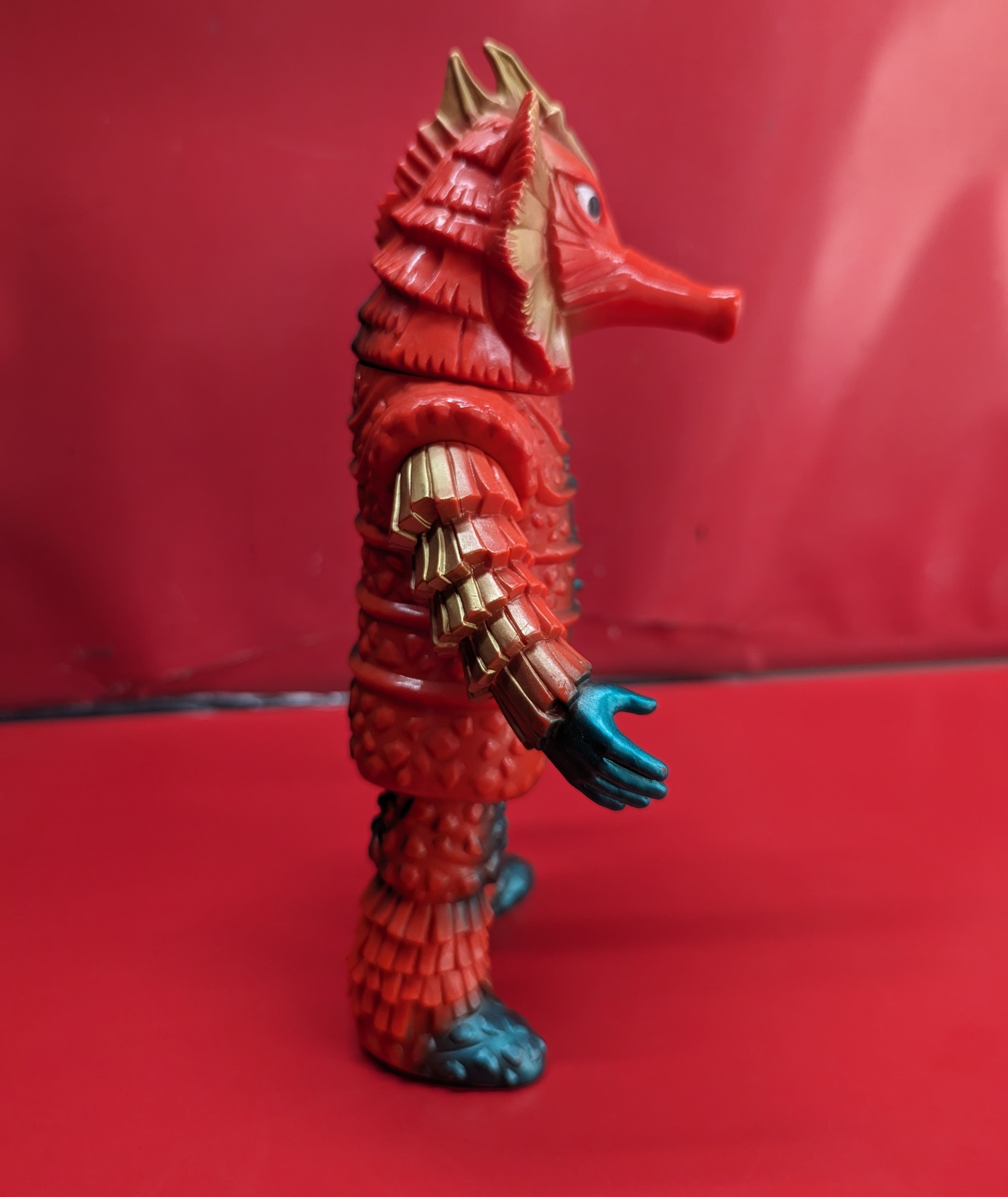 円谷コミュニケーションズ 怪獣郷 ミステラー星人(善)/赤成型/メタ緑&金彩色 1期 | ありある | まんだらけ MANDARAKE