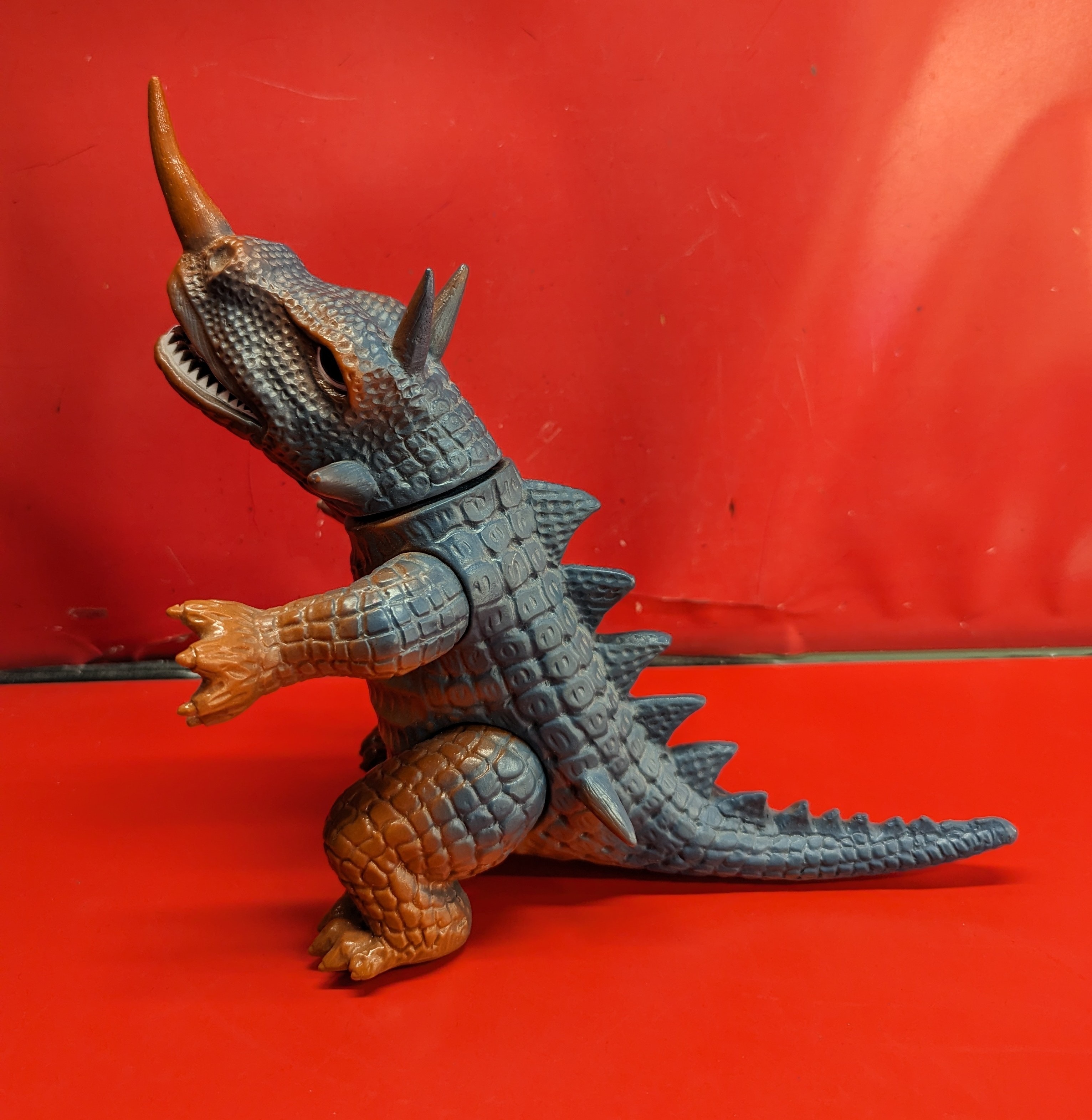 マルサン 日東の怪獣シリーズ 復刻版 バルゴン 茶成型青スプレー | ありある | まんだらけ MANDARAKE
