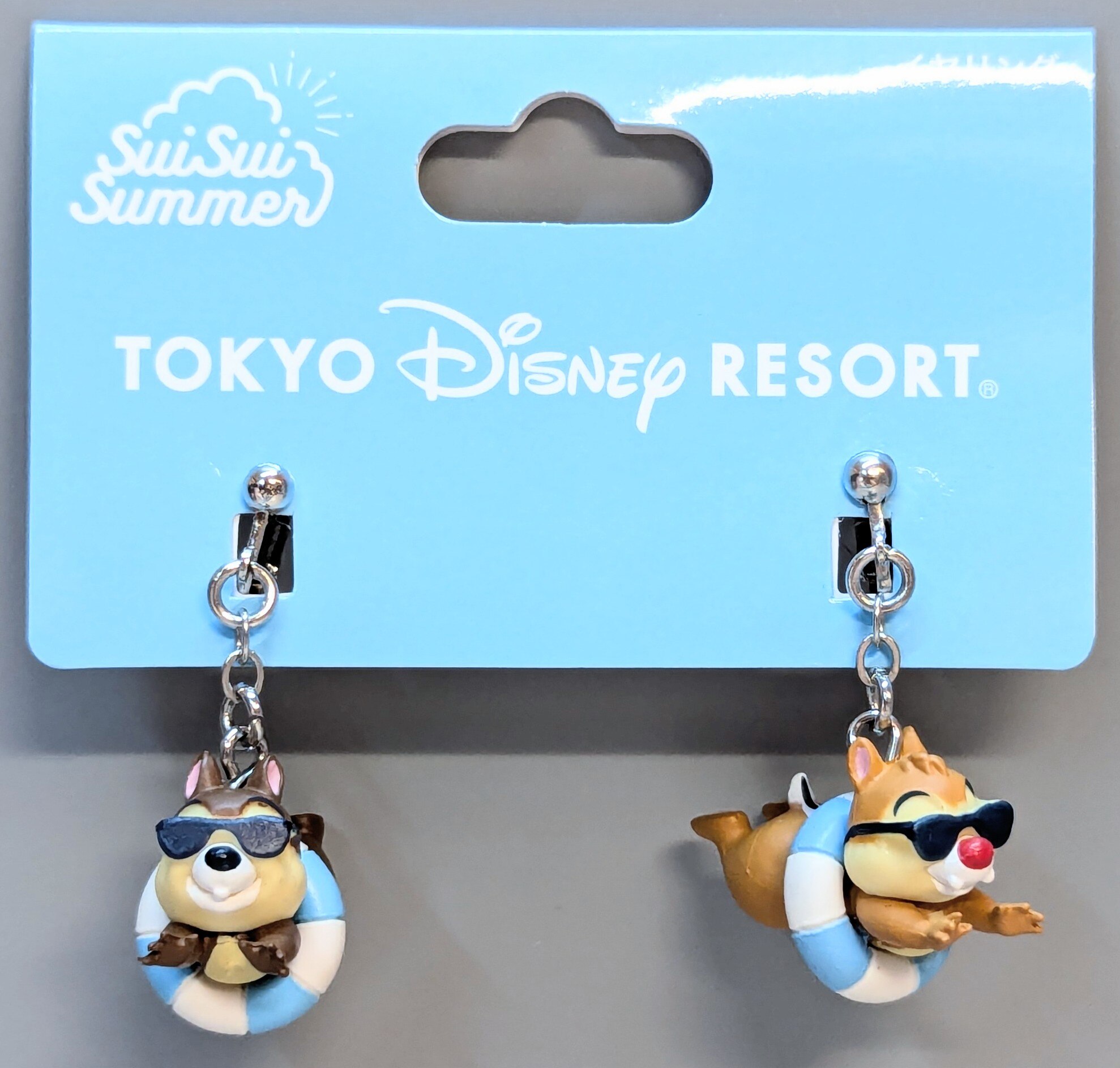 浮き輪でくつろぐチップ＆デール！東京ディズニーリゾート