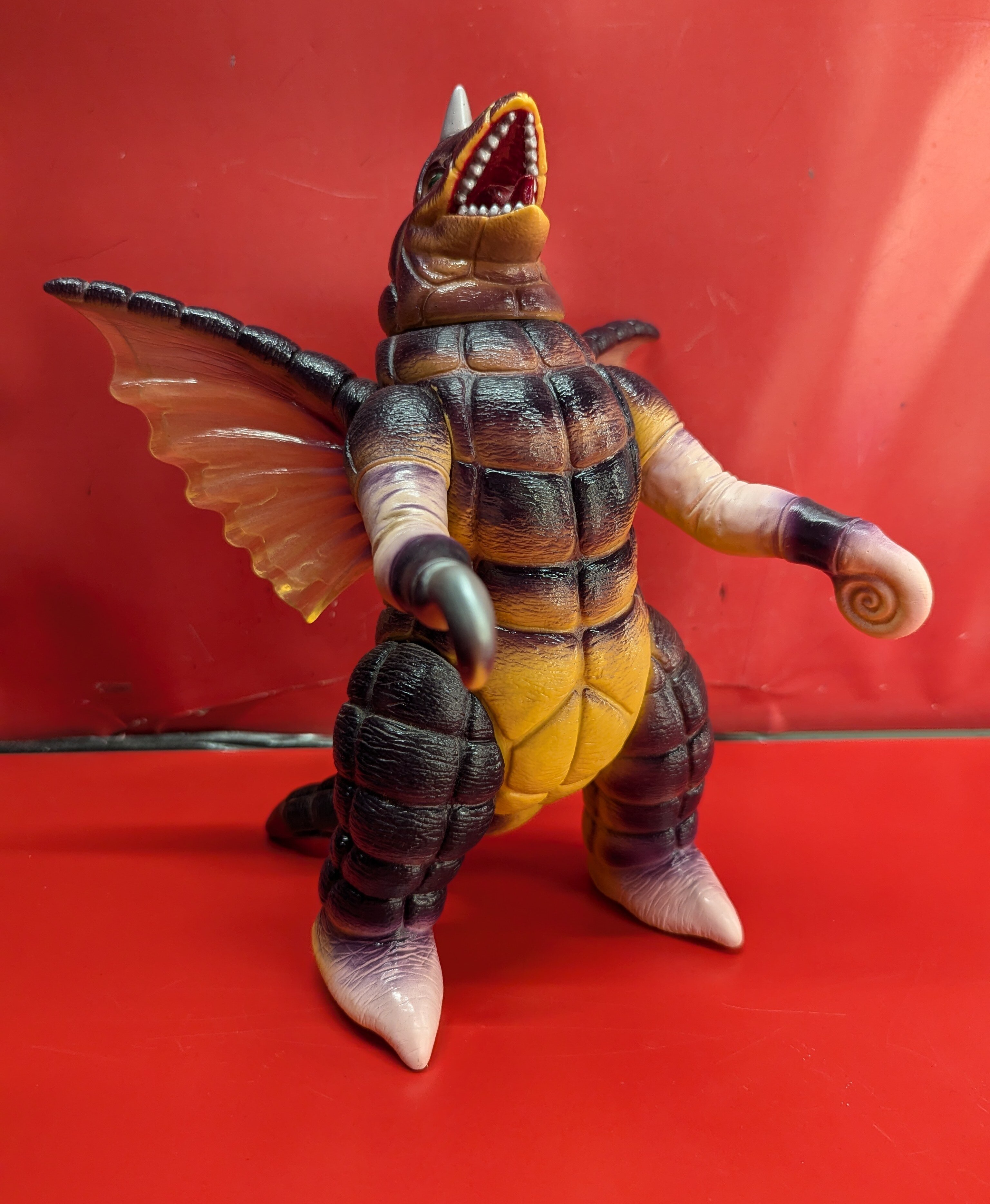 アートストーム/フューチャーモデルズ 楳図かずお版ウルトラマン ドラコ(黄土色成型)フィギュア王誌上限定版 | ありある | まんだらけ  MANDARAKE
