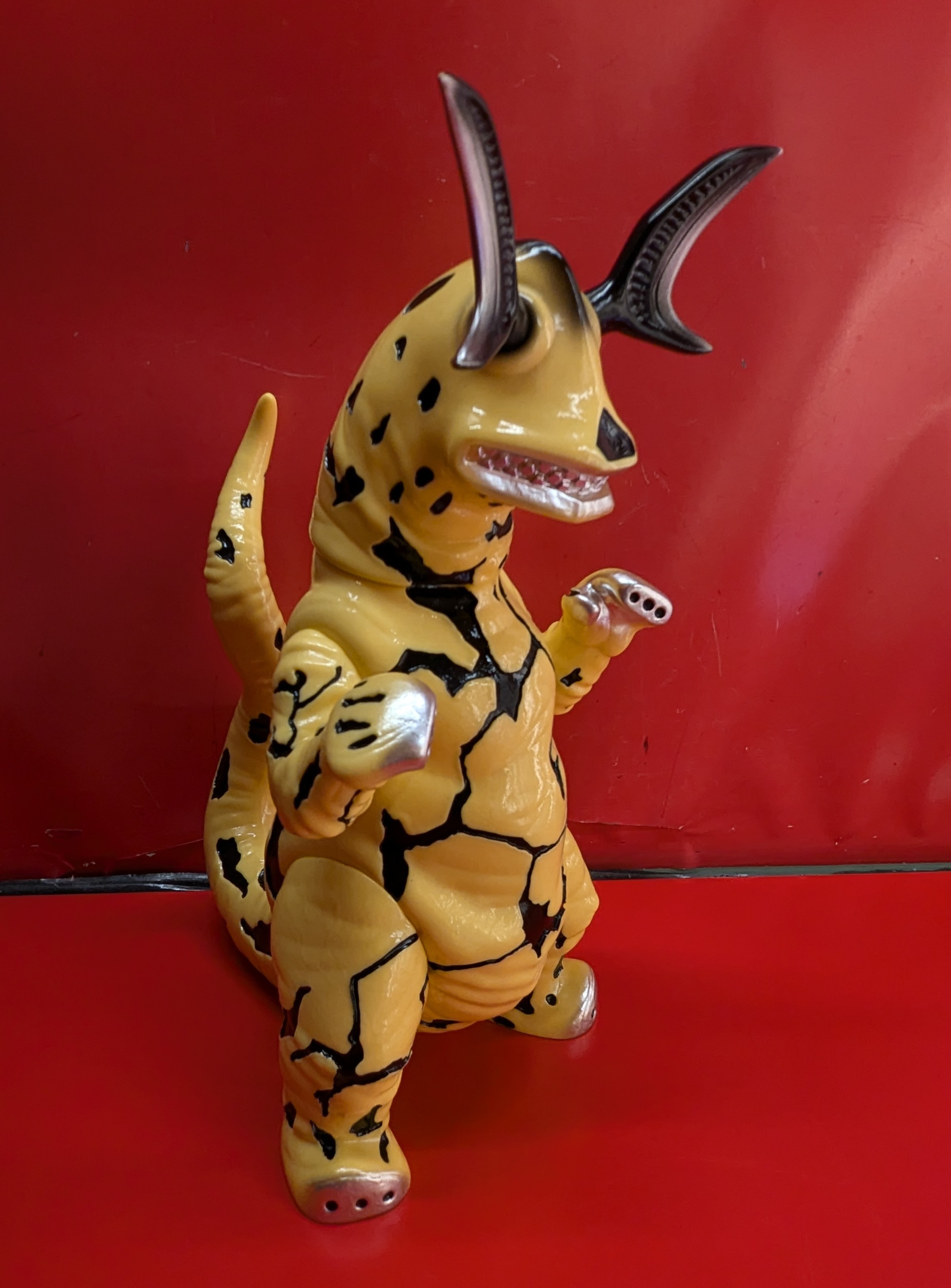 PLANET-X エレキング (幼体付き) 墓場の画廊限定（PLANET X