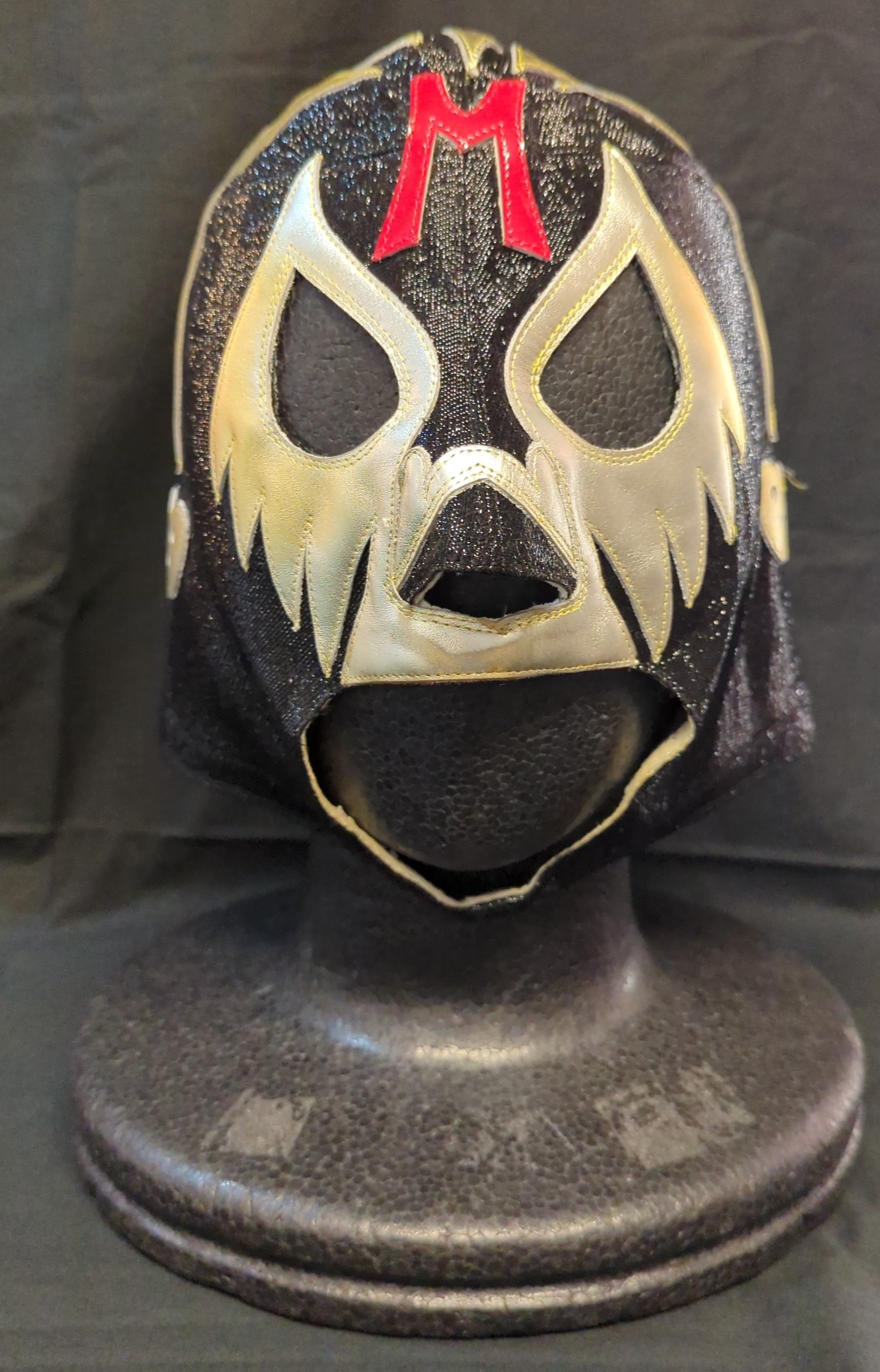 ミル・マスカラス フィギュアMIL MASCARAS 仮面貴族 悪魔仮面