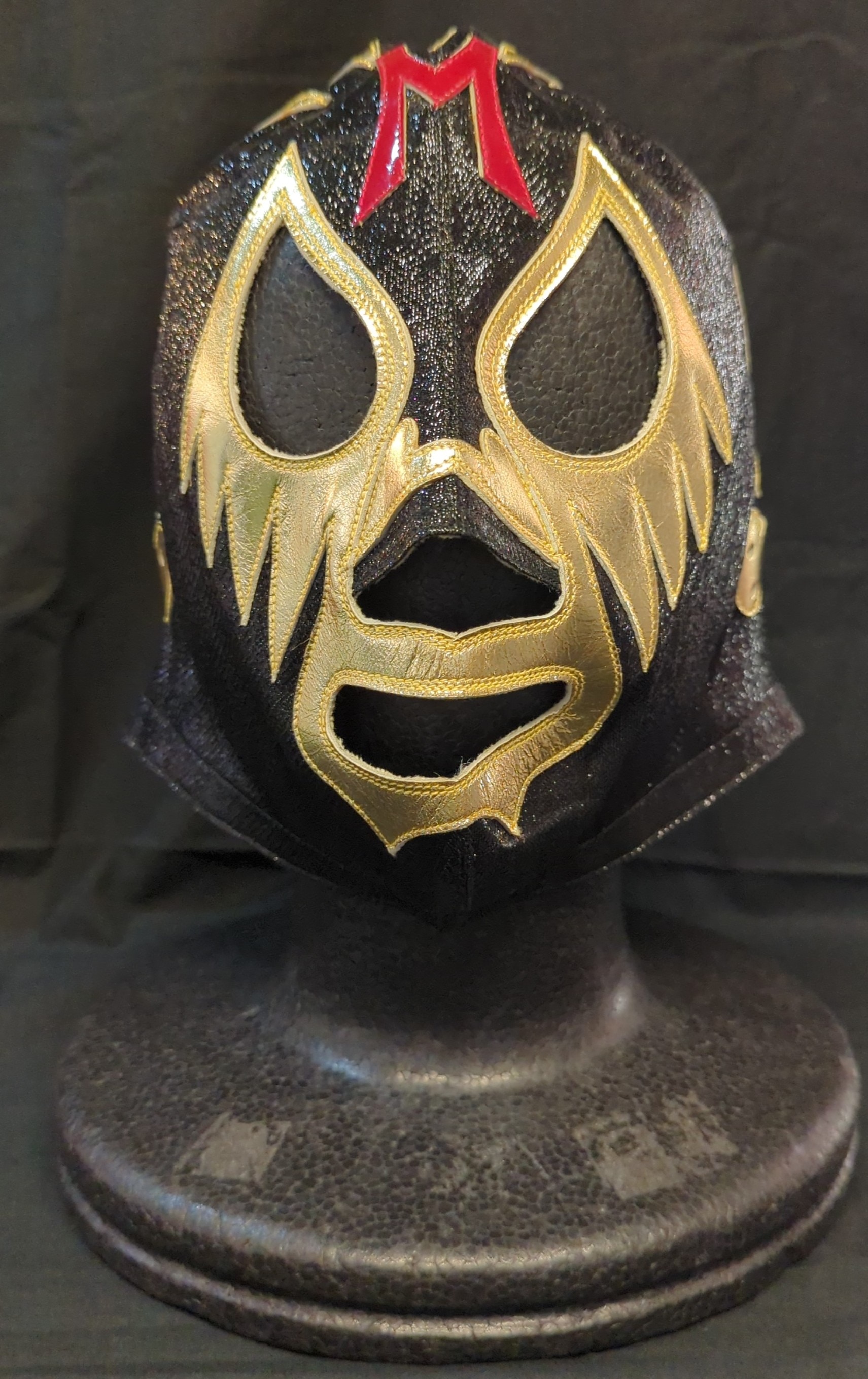 プロレスマスク プエブラ製【ミル・マスカラス(黒ラメ×金・赤フチ)】 タグなし | まんだらけ Mandarake