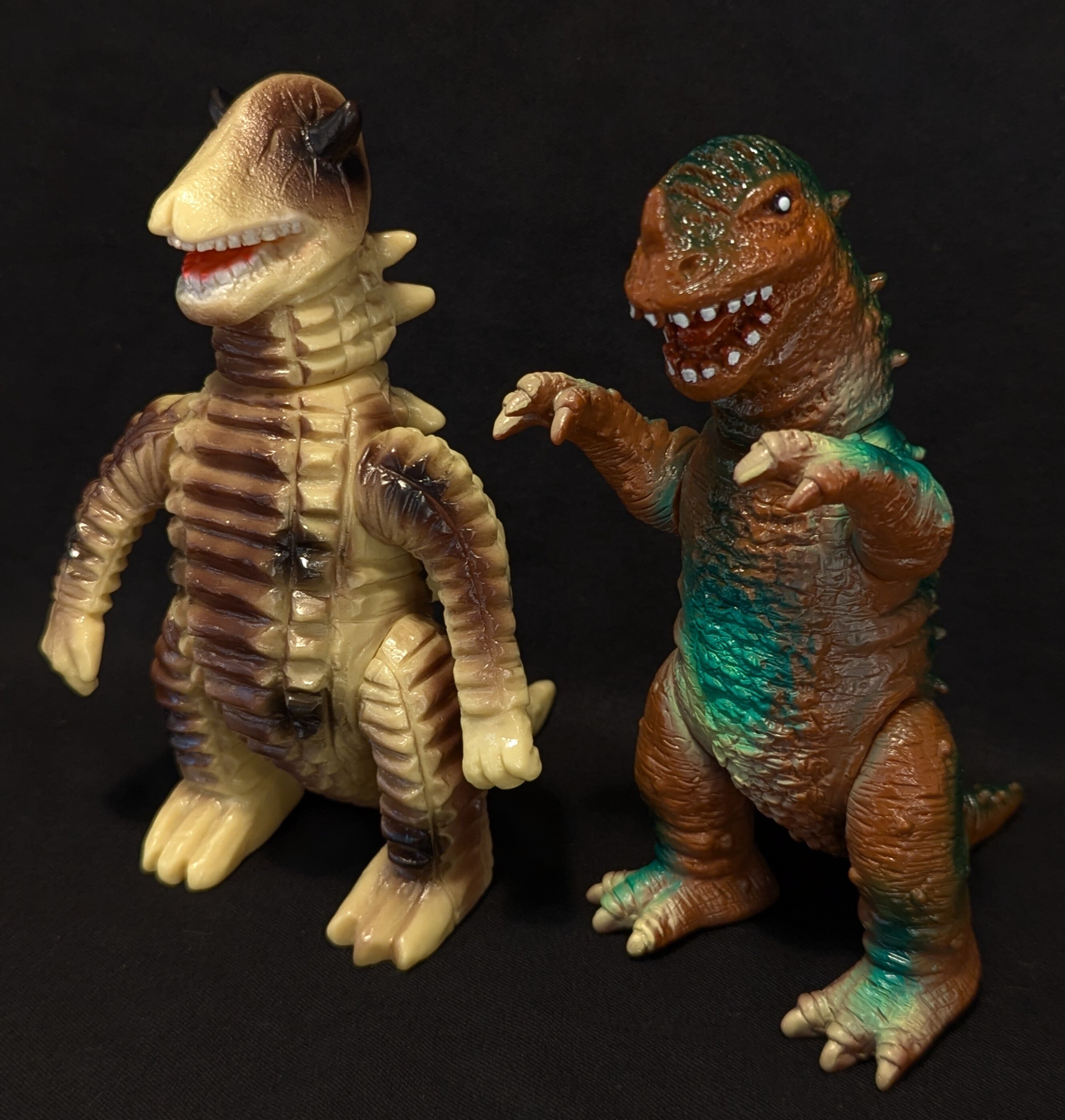 ピーポーピーポー キョウアクザウルス ざんこく怪獣アルギラー 茶成型&しかばね怪獣マズラス クリーム成型 1期セット | まんだらけ Mandarake