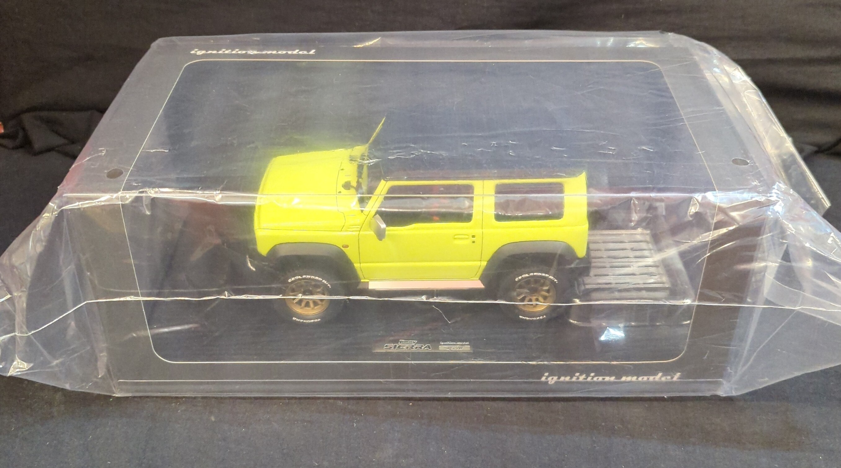 ignition model 1/18 SUZUKI Jimny SIERRA JC (JB74W) Lift Up Kinetic Yellow/Black