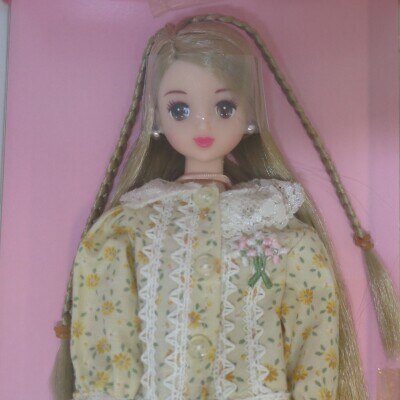 初代フローラ ジェニーフレンド ブロンドウェーブ リカちゃん 