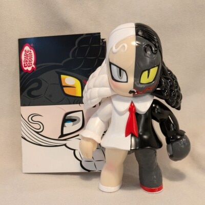 Grape Brain 手の目少女 にぎるちゃん 天才二口少年博士