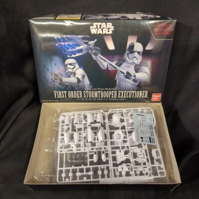 バンダイ PLASTIC MODEL KIT FIRST ORDER STORMTROOPER EXECUTIONER 1/12