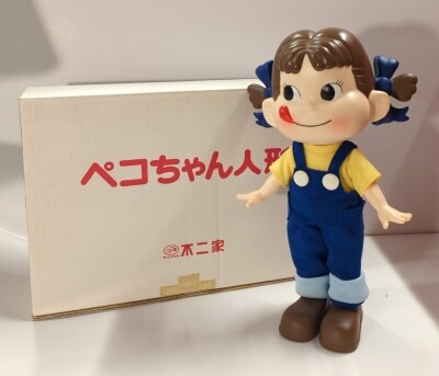 Ｙ・Ｇ☆ミ ペコちゃん人形 2つお着替え付き まんだらけ通販 | ペコちゃん