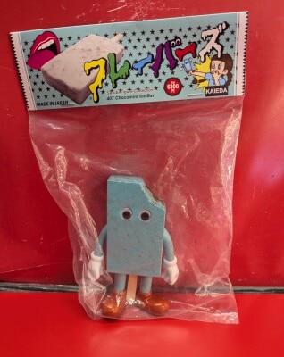 MEDICOMTOY VAG SERIES 41 もうこやま どしゃぶり猫 蓄光 たぬき
