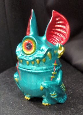 UNDEAD TOYS