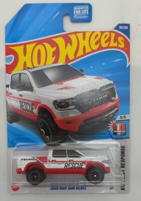 MATTEL HOTWHEELS HW FIRST RESPONSE 3/5 HYW91 2020 RAM 1500 REBEL/RESCURE 39/250