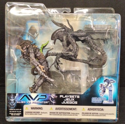 McFARLANE TOYS PLAYSETS ALIEN ATTACKS PREDATOR