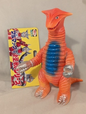 まんだらけ ソフビ 轟唸怪獣ゴーラス 1期 検 ゴジラ ウルトラマン ブルマァク まんだらけより「轟唸怪獣ゴーラス」の「2期 緑成型」あらわる