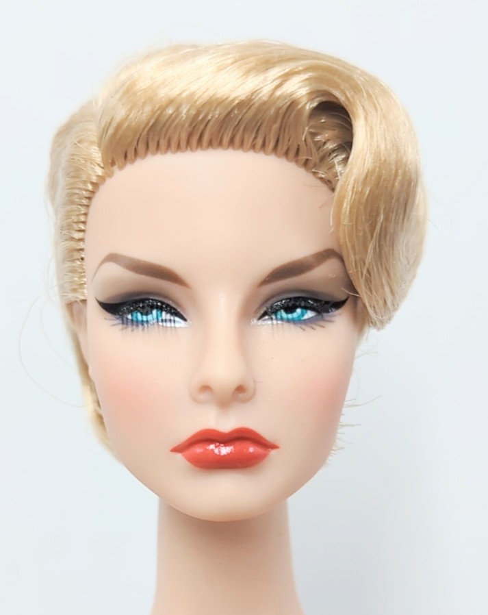 Integrity Toys Fashion Royalty MERVEILLEUSE AGNES VON WEISS