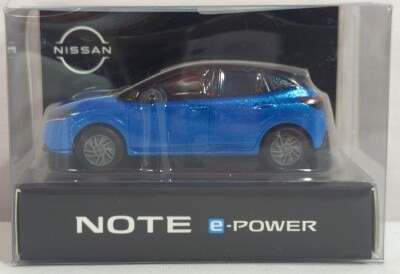 CDG NISSAN NOTE e-POWER ブルー×ブラック プルバックカー