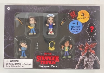 YUME TOYS 4 FIGURINES + 1 MYSTERY FIGURINE FIGURINE PACK