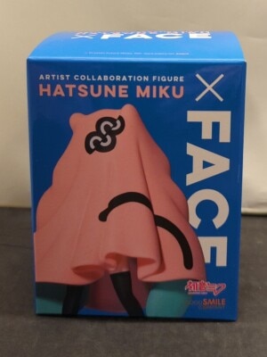 アーティストコラボフィギュア
