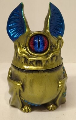 UNDEAD TOYS