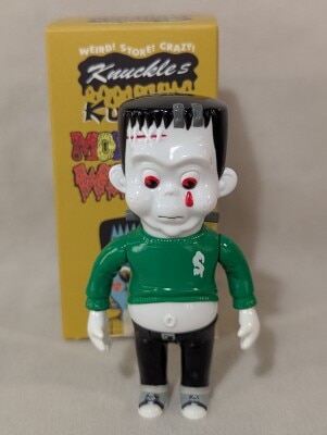 PUNKDRUNKERS SKULLTOYS ガイツ (上半身水色/タイツ青/DENKI GLOVE付