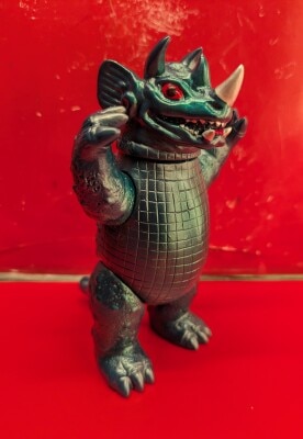 シカルナ・工房 中岡俊哉世界の怪獣 ダギゴン (大阪版/背中黒/腹青