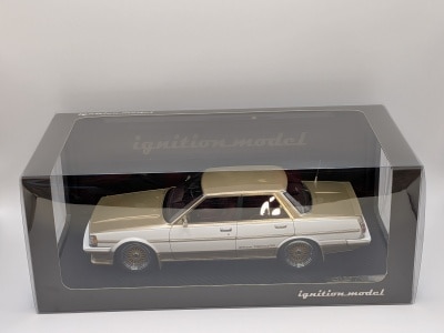 ignition model 1/18 Toyota Cresta (GX71) GT TWIN turbo White/Gold IG1484