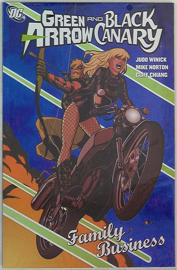 (original book) dc comics green arrow and black canary family