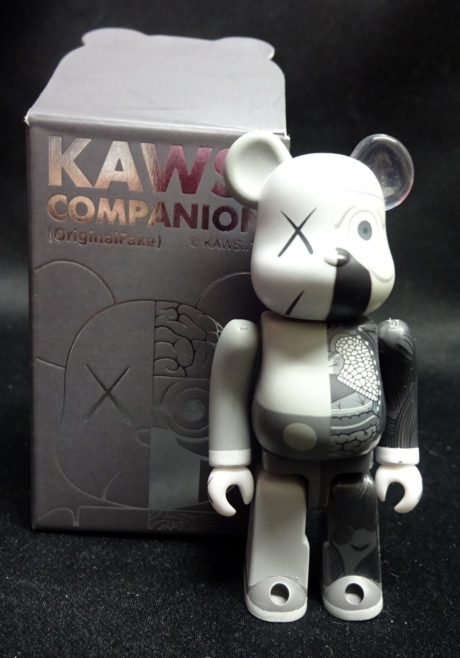 100% kaws companion (gray / gray box) / be @ rbrick