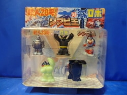 A soft vinyl king / Tetsujin 28 Opposite Giant Rob
