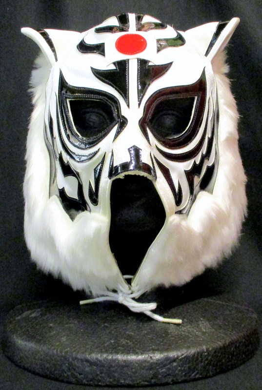 プロレスマスク First Tiger製 初代タイガーマスク 白 黒 白 赤フチ タグ無し 本人納めマスクとのこと まんだらけ Mandarake