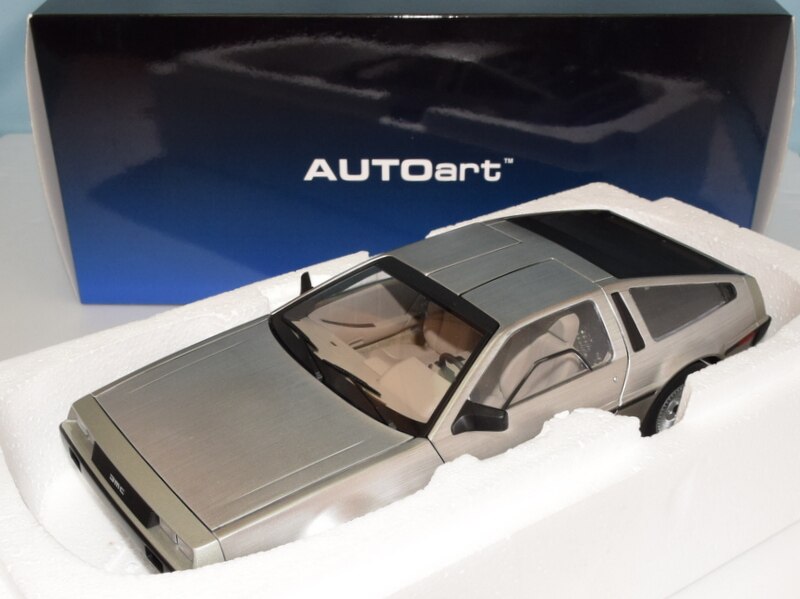 Auto Art 1/18 Auto Art Composite Model DeLorean DMC-12 (satin