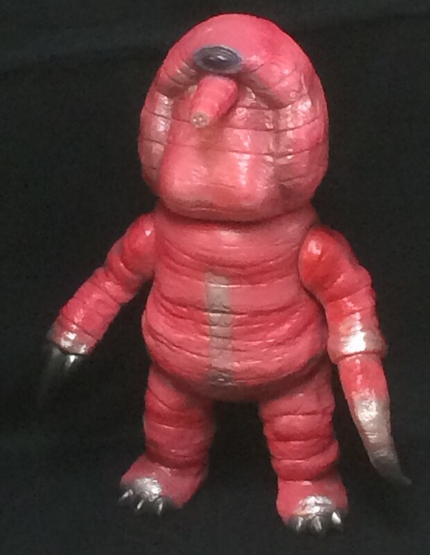 メディコムトイ 東映レトロ モモイロアルマジロ【ミニソフビ付き】新品
