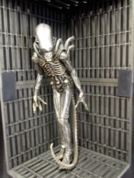 ARTFX ＋ STATUE / PRE PAINTED MODEL KIT