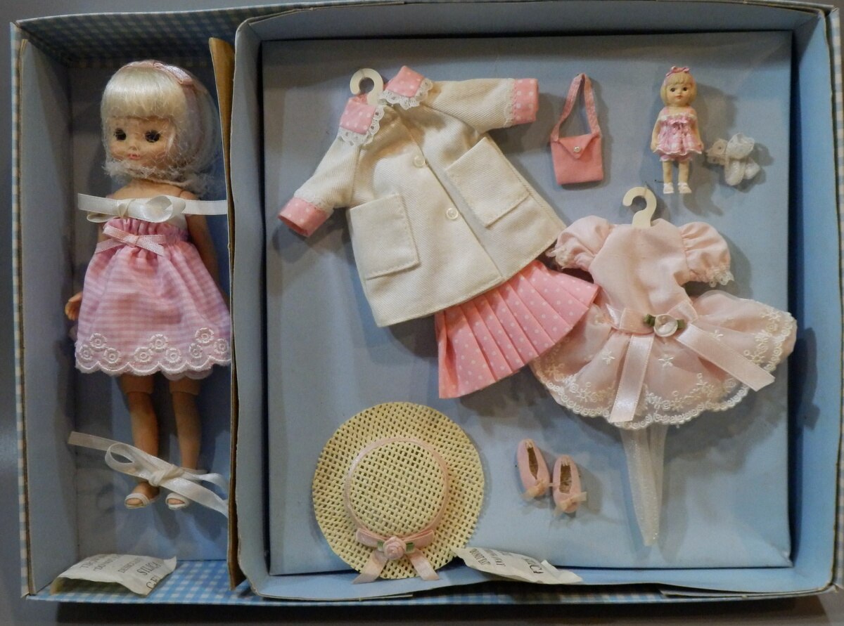 Tonner - Tiny Betsy McCall Pink Perfection Gift Set 2002