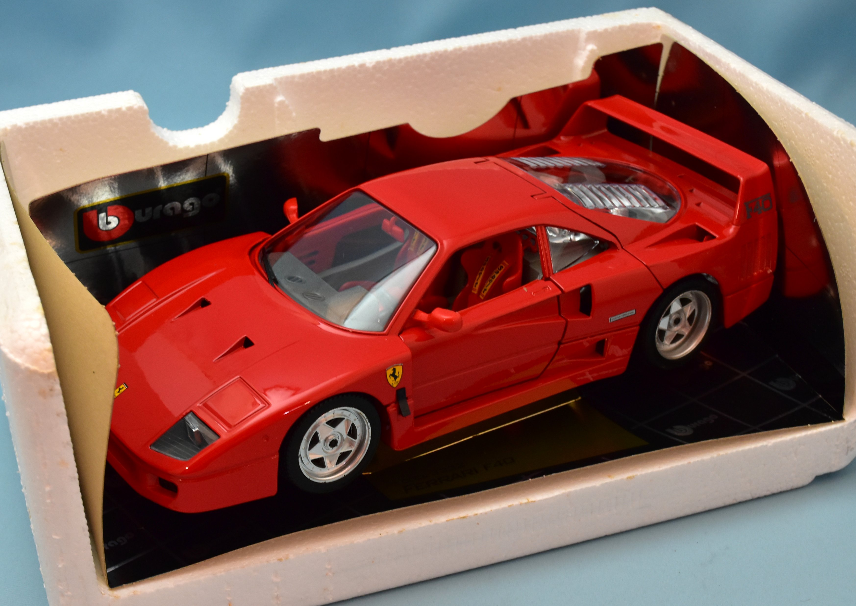 ブラーゴ フェラーリ F40（1987） - ミニカー