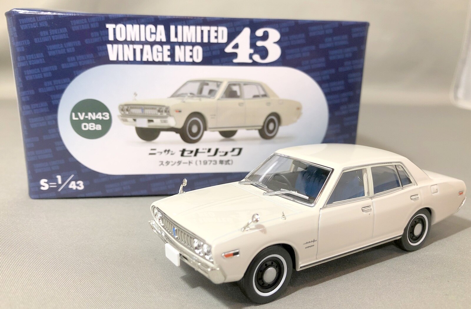 1/43 日産セドリックスタンダード1973年式
