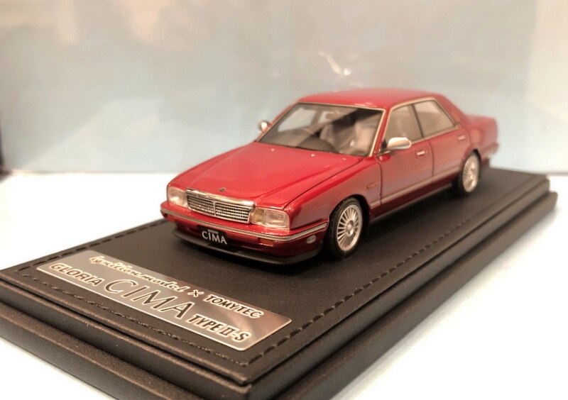 ignition model×TOMYTEC【1/43スケール T-IG4310】日産 グロリア