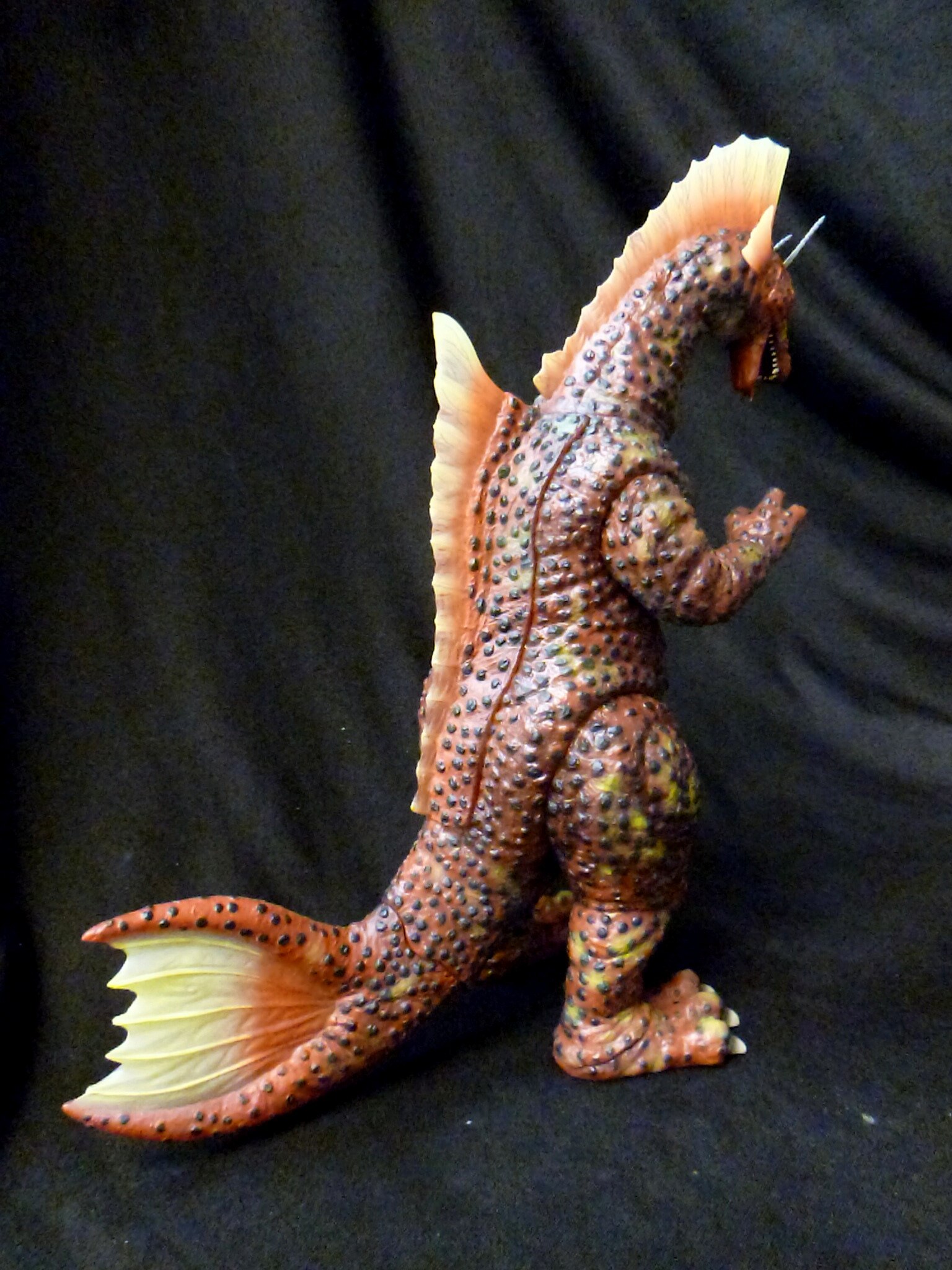x-plus toho daikaiju series mechagodzilla strikes