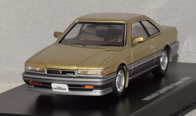 アオシマ 1/43 DISM NISSAN LEOPARD Ultima (F31/前期/ゴールド