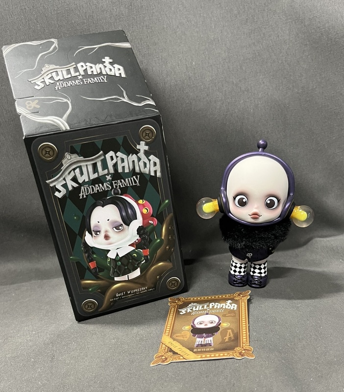 POPMART SKULLPANDA × THE ADDAMS FAMILY series UNCLE FESTER