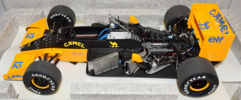 AUTOart 1/18 ロータス 99T ホンダ F1 日本GP 1987 #12 アイルトン