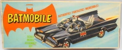 AURORA BATMAN BATMOBILE/BATMAN 486