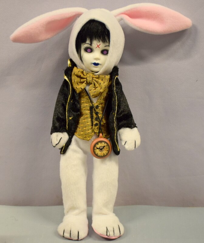 mezco living dead doll in wonderland eggzosist as the white