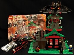 LEGO SYSTEM お城シリーズ 黒ニンジャのからくり砦 6088 | あり