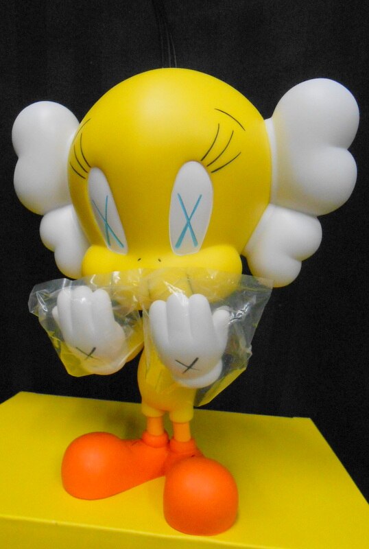 希少 KAWS MEDICOM TOY TWEETY トゥイーティー フィギュア カウズ ...