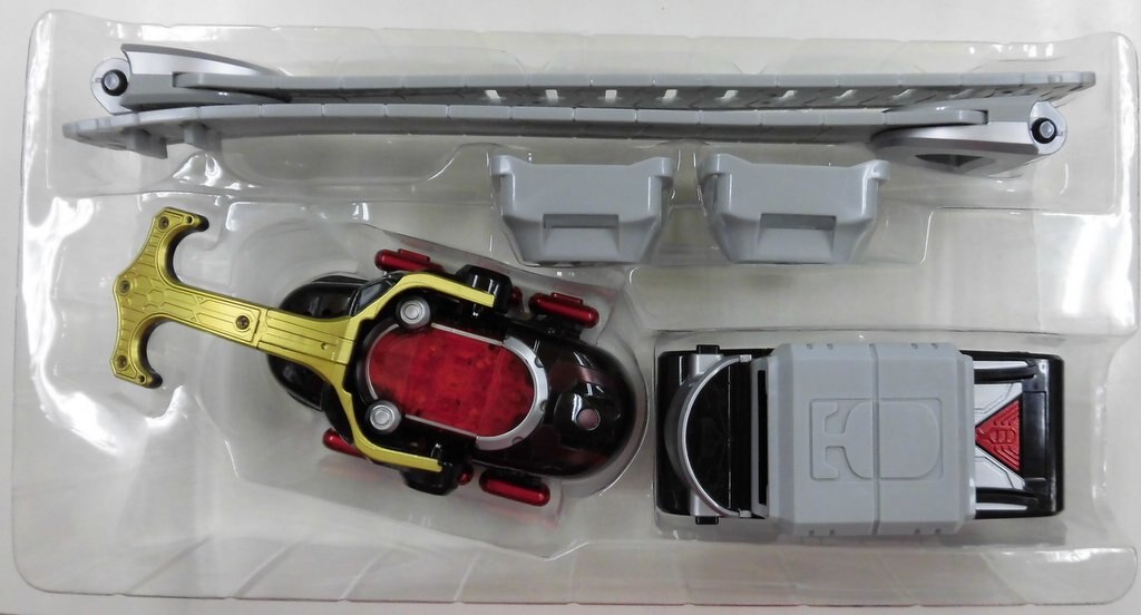 バンダイ カブト なりきりシリーズ 仮面ライダーカブト 変身ベルト Dxダークカブトゼクター 12 まんだらけ Mandarake