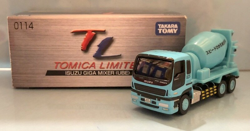 Tomytec TOMICA LIMITED Isuzu Giga mixer truck UBE (Emerald green ) TL0114